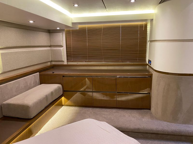 2019 Sea Ray L550
