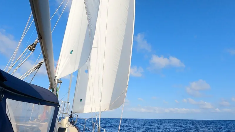 Wonderwind Yacht Photos Pics 