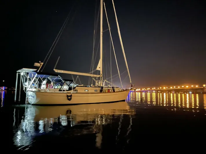 Wonderwind Yacht Photos Pics 