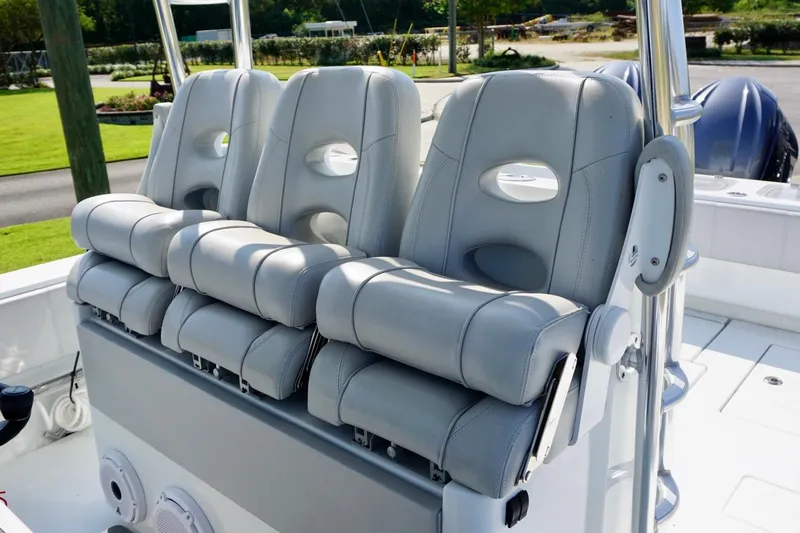  Yacht Photos Pics Contender 39 Fisharound 2022 boat seats, featuring sleek gray upholstery and modern design.