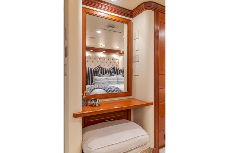 Huracan Yacht Photos Pics Luxurious cabin vanity area on 1991 Delta Marine Expedition yacht.
