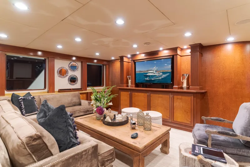 Huracan Yacht Photos Pics Luxurious interior of 1991 Delta Marine Expedition yacht with elegant seating and decor.