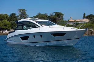 2019 Beneteau GT 40 Hard-Top