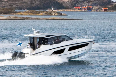 2025 Grandezza 30 Outboard