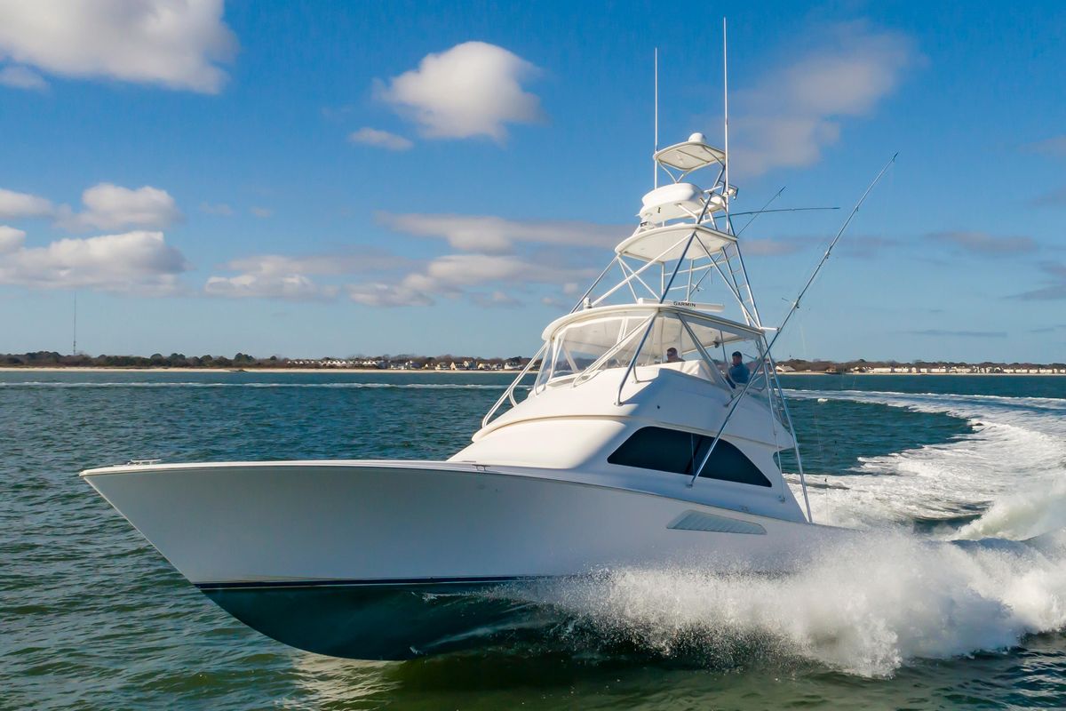 2005 Viking 48 