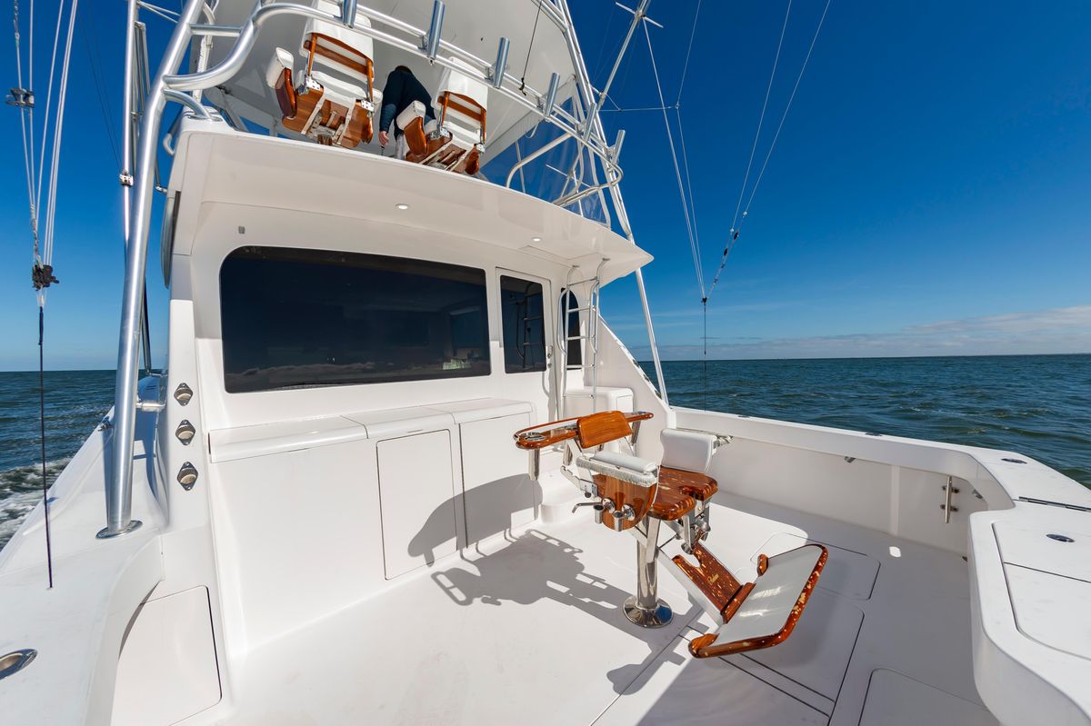 2005 Viking 48 