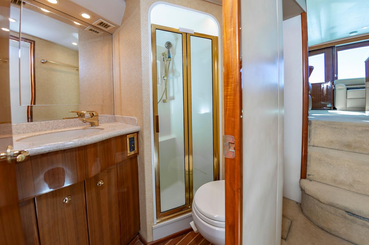 2005 Viking 48 
