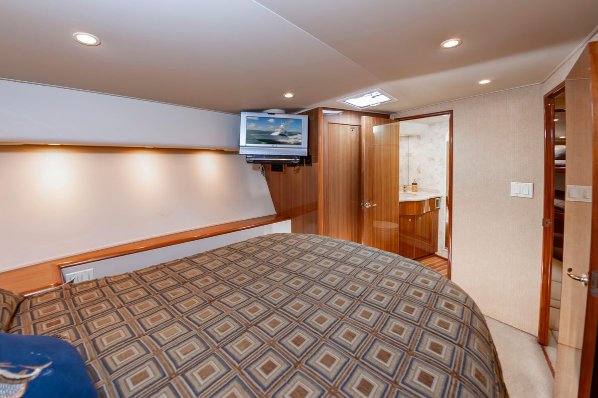 2005 Viking 48 