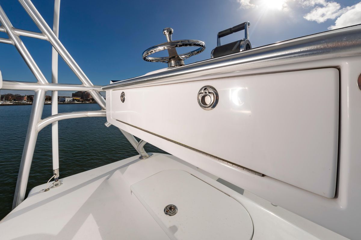 2005 Viking 48 