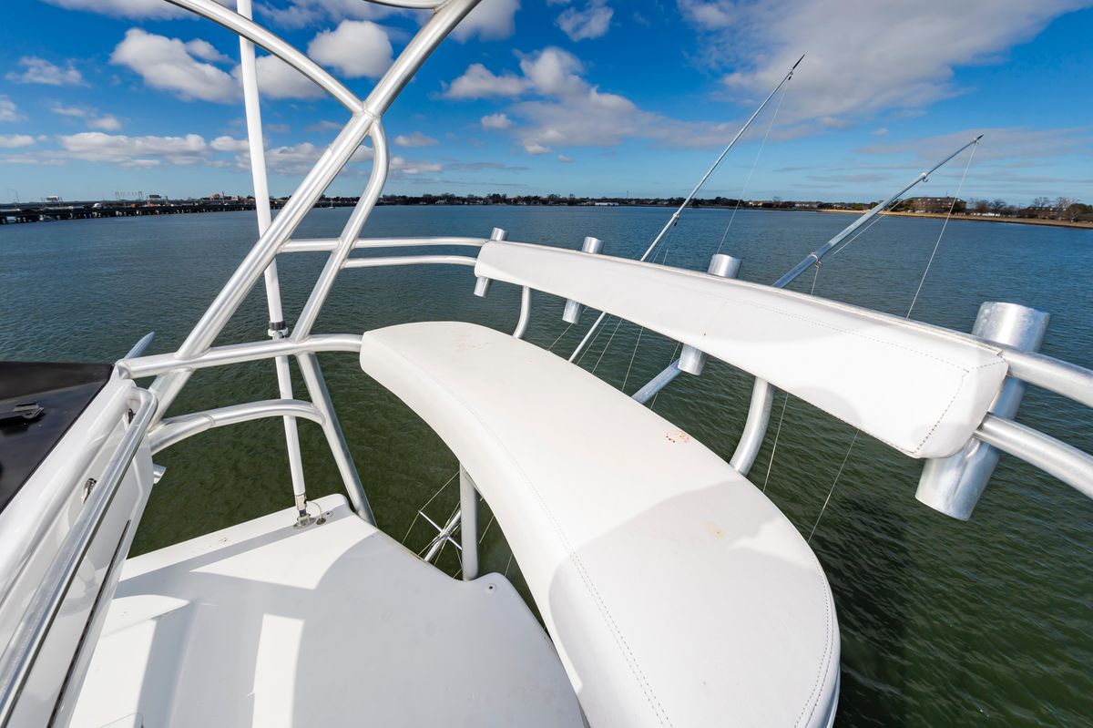 2005 Viking 48 