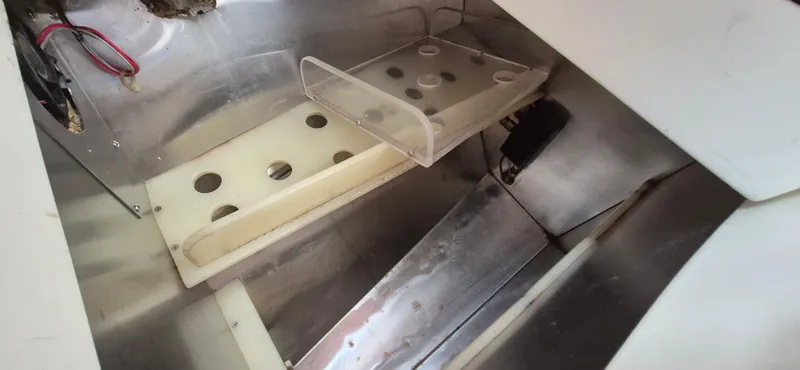 Blue Skies Yacht Photos Pics Interior of a 1990 Able Chuck Paine Sloop, featuring metal and plastic components.