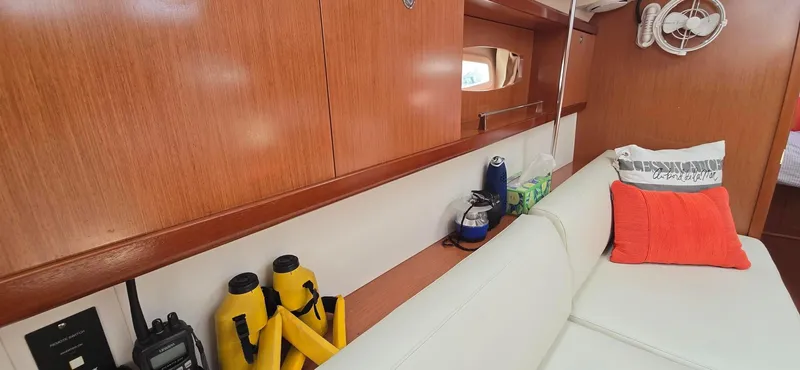 Farenheight Yacht Photos Pics 