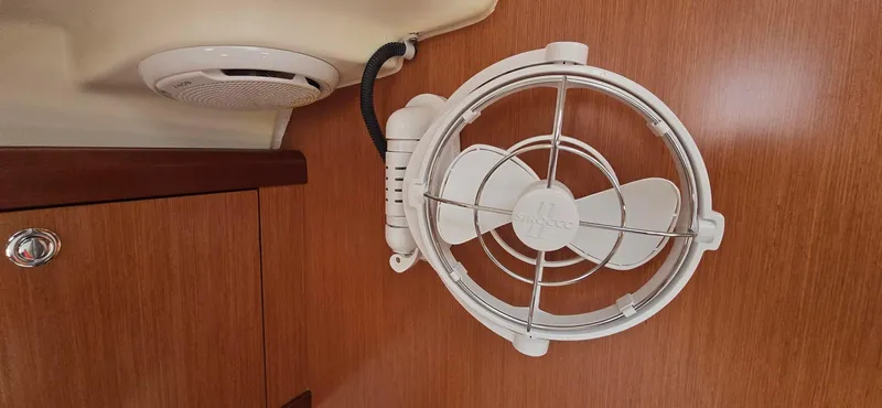 Farenheight Yacht Photos Pics 