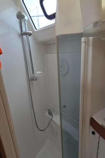 Farenheight Yacht Photos Pics 