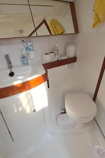 Farenheight Yacht Photos Pics 