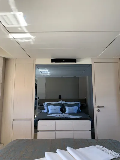 Murano Yacht Photos Pics Luxurious bedroom interior of 2018 Azimut 72 FLY yacht with modern design.