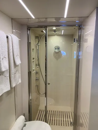 Murano Yacht Photos Pics Luxurious bathroom in 2018 Azimut 72 FLY yacht with modern shower and elegant design.