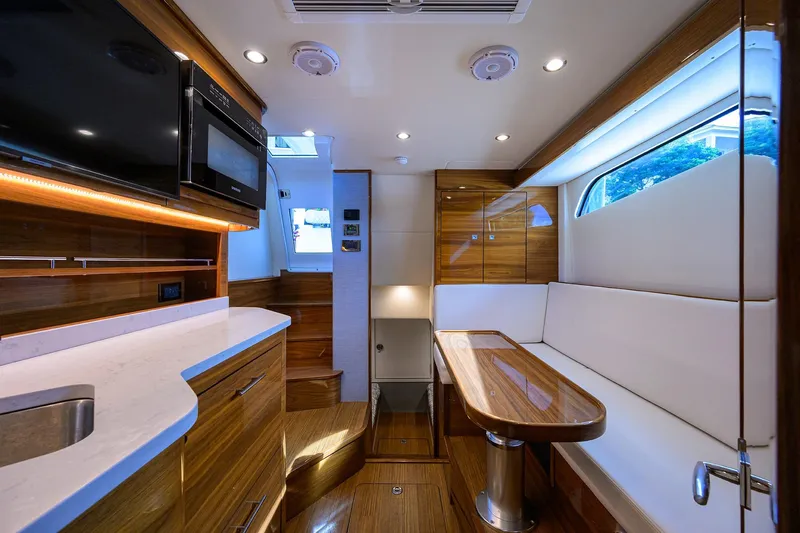 Little Kemosabe Yacht Photos Pics Valhalla 55 LITTLE KEMOSABE - Cabin Layout