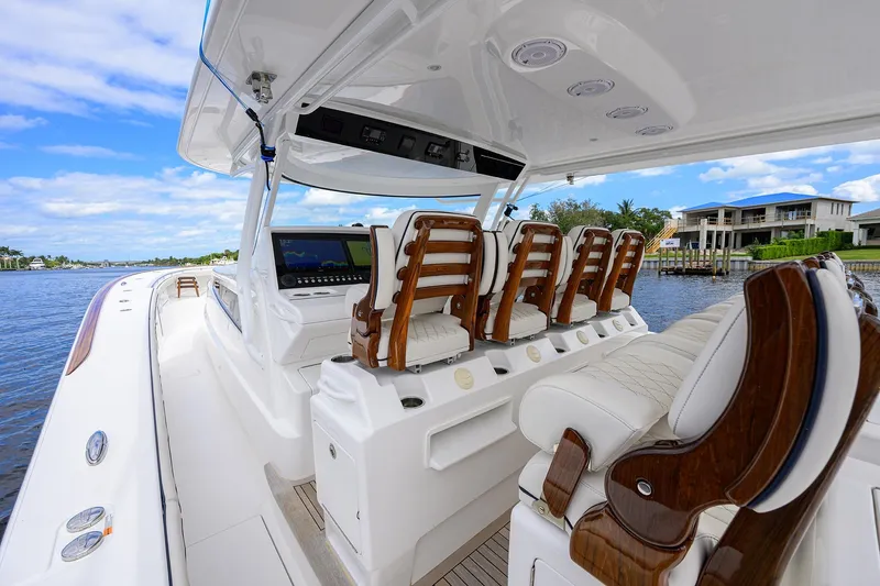 Little Kemosabe Yacht Photos Pics Valhalla 55 LITTLE KEMOSABE - Helm Seating