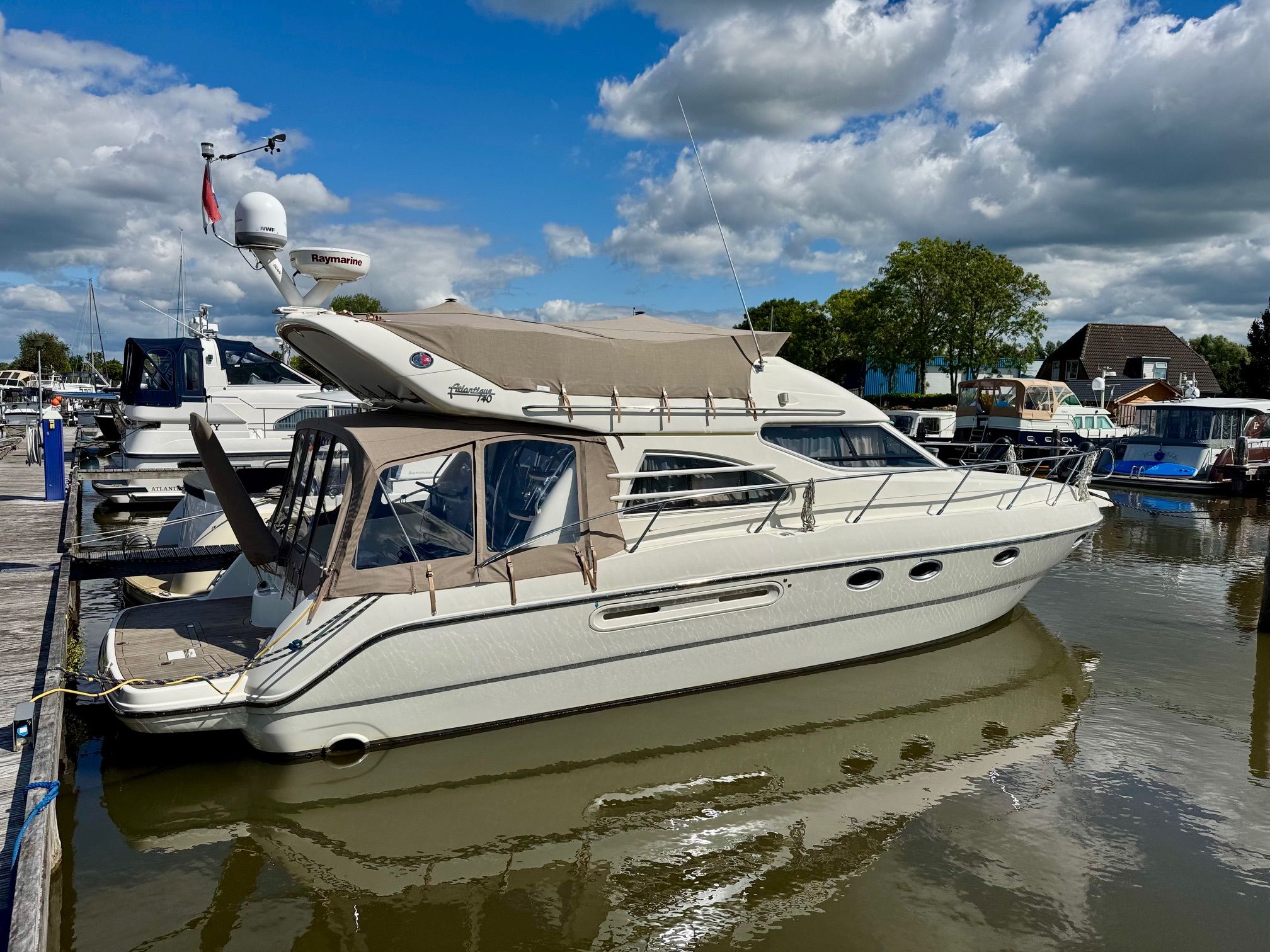 2001 Cranchi 40 Atlantique Fly