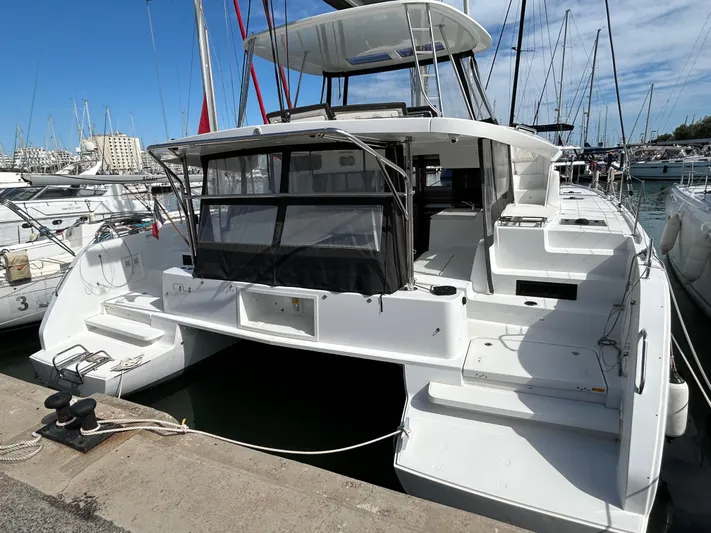  Yacht Photos Pics LAGOON 46