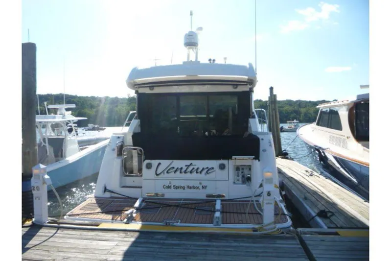 Venture Yacht Photos Pics 2017-Sea-Ray-460-Sundancer-MarineMax-Huntington