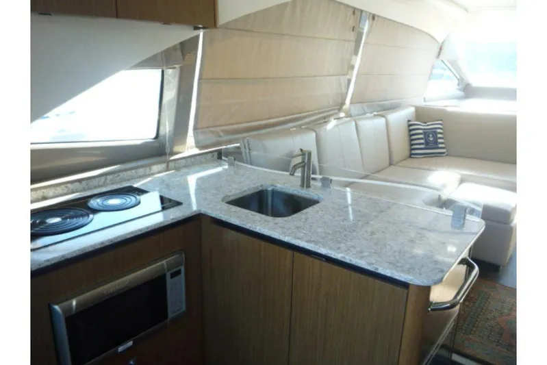 Venture Yacht Photos Pics 2017-Sea-Ray-460-Sundancer-MarineMax-Huntington