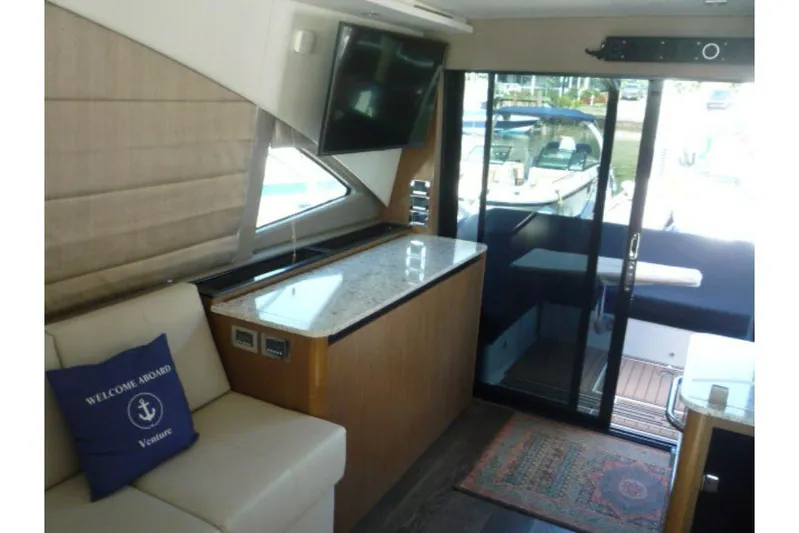 Venture Yacht Photos Pics 2017-Sea-Ray-460-Sundancer-MarineMax-Huntington