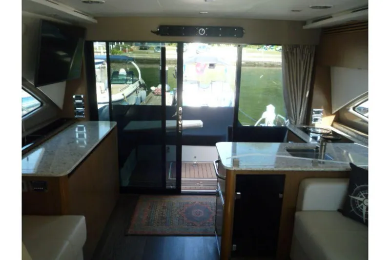 Venture Yacht Photos Pics 2017-Sea-Ray-460-Sundancer-MarineMax-Huntington