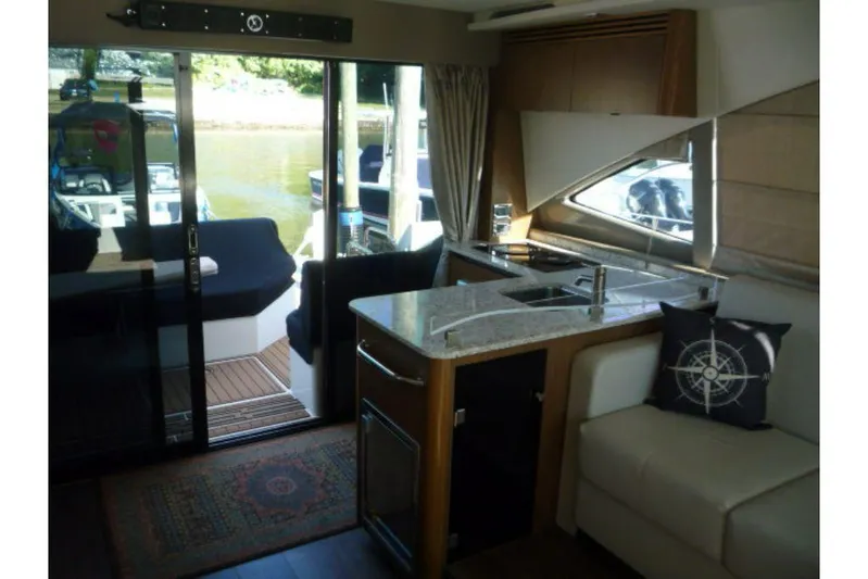 Venture Yacht Photos Pics 2017-Sea-Ray-460-Sundancer-MarineMax-Huntington