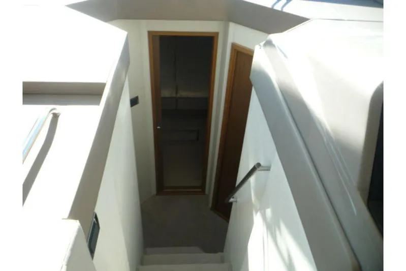 Venture Yacht Photos Pics 2017-Sea-Ray-460-Sundancer-MarineMax-Huntington