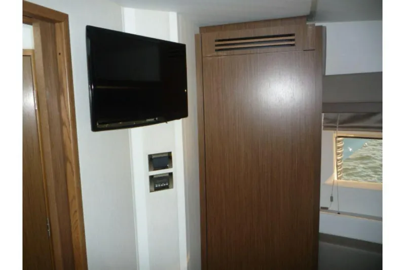 Venture Yacht Photos Pics 2017-Sea-Ray-460-Sundancer-MarineMax-Huntington