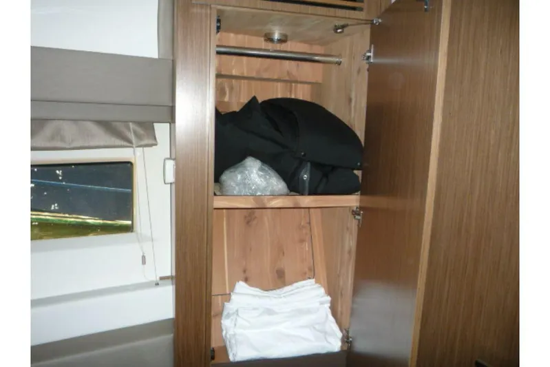 Venture Yacht Photos Pics 2017-Sea-Ray-460-Sundancer-MarineMax-Huntington