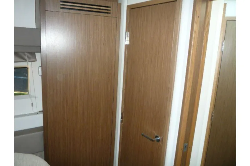 Venture Yacht Photos Pics 2017-Sea-Ray-460-Sundancer-MarineMax-Huntington