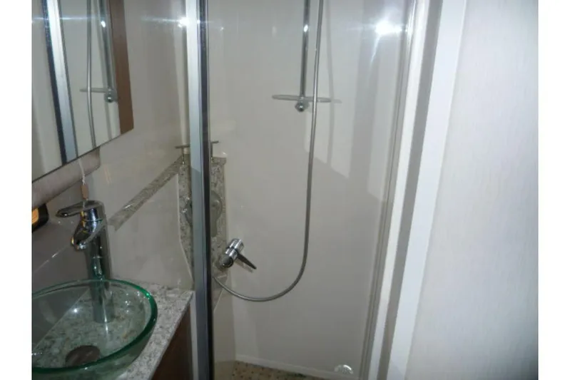 Venture Yacht Photos Pics 2017-Sea-Ray-460-Sundancer-MarineMax-Huntington