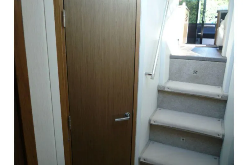 Venture Yacht Photos Pics 2017-Sea-Ray-460-Sundancer-MarineMax-Huntington