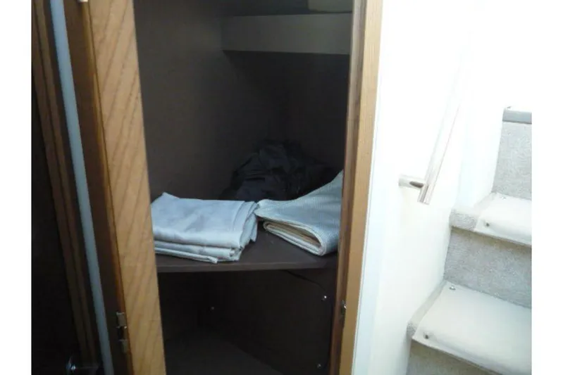 Venture Yacht Photos Pics 2017-Sea-Ray-460-Sundancer-MarineMax-Huntington