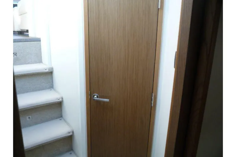 Venture Yacht Photos Pics 2017-Sea-Ray-460-Sundancer-MarineMax-Huntington