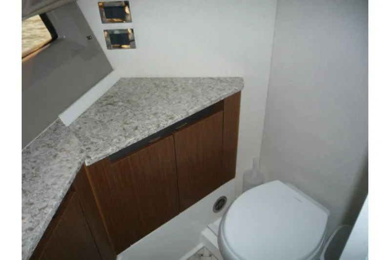 Venture Yacht Photos Pics 2017-Sea-Ray-460-Sundancer-MarineMax-Huntington