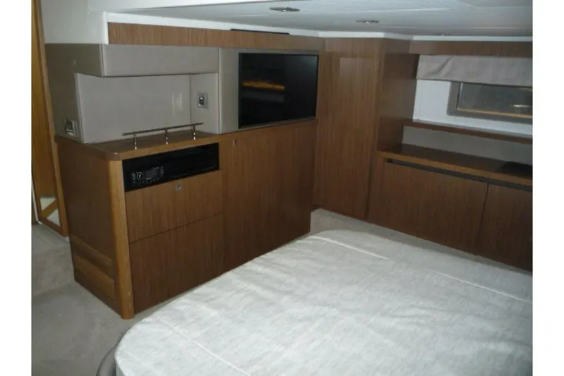 Venture Yacht Photos Pics 2017-Sea-Ray-460-Sundancer-MarineMax-Huntington