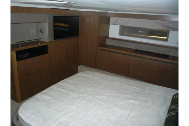 Venture Yacht Photos Pics 2017-Sea-Ray-460-Sundancer-MarineMax-Huntington