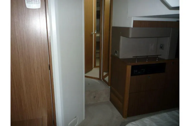 Venture Yacht Photos Pics 2017-Sea-Ray-460-Sundancer-MarineMax-Huntington