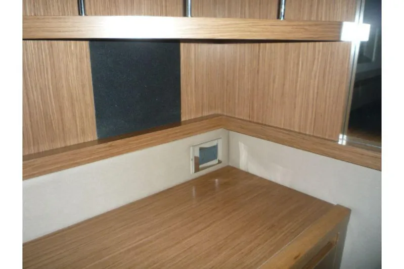 Venture Yacht Photos Pics 2017-Sea-Ray-460-Sundancer-MarineMax-Huntington