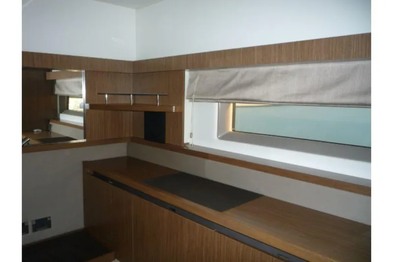 Venture Yacht Photos Pics 2017-Sea-Ray-460-Sundancer-MarineMax-Huntington