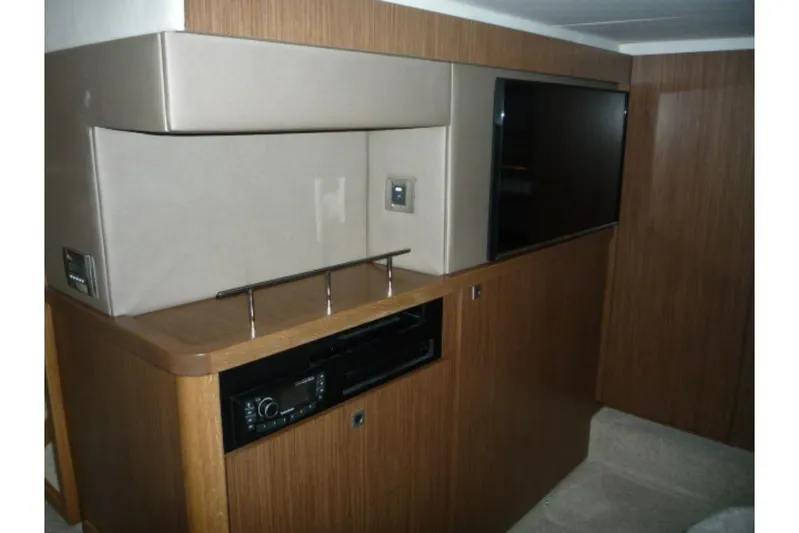 Venture Yacht Photos Pics 2017-Sea-Ray-460-Sundancer-MarineMax-Huntington