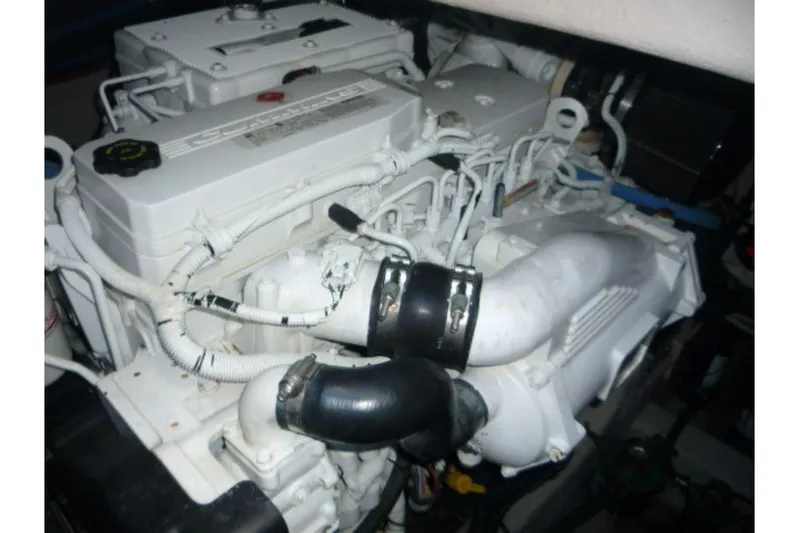 Venture Yacht Photos Pics 2017-Sea-Ray-460-Sundancer-MarineMax-Huntington