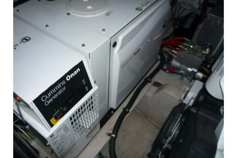 Venture Yacht Photos Pics 2017-Sea-Ray-460-Sundancer-MarineMax-Huntington