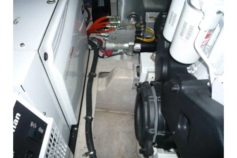 Venture Yacht Photos Pics 2017-Sea-Ray-460-Sundancer-MarineMax-Huntington