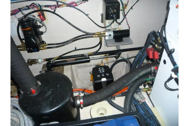 Venture Yacht Photos Pics 2017-Sea-Ray-460-Sundancer-MarineMax-Huntington