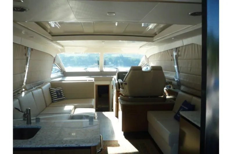 Venture Yacht Photos Pics 2017-Sea-Ray-460-Sundancer-MarineMax-Huntington